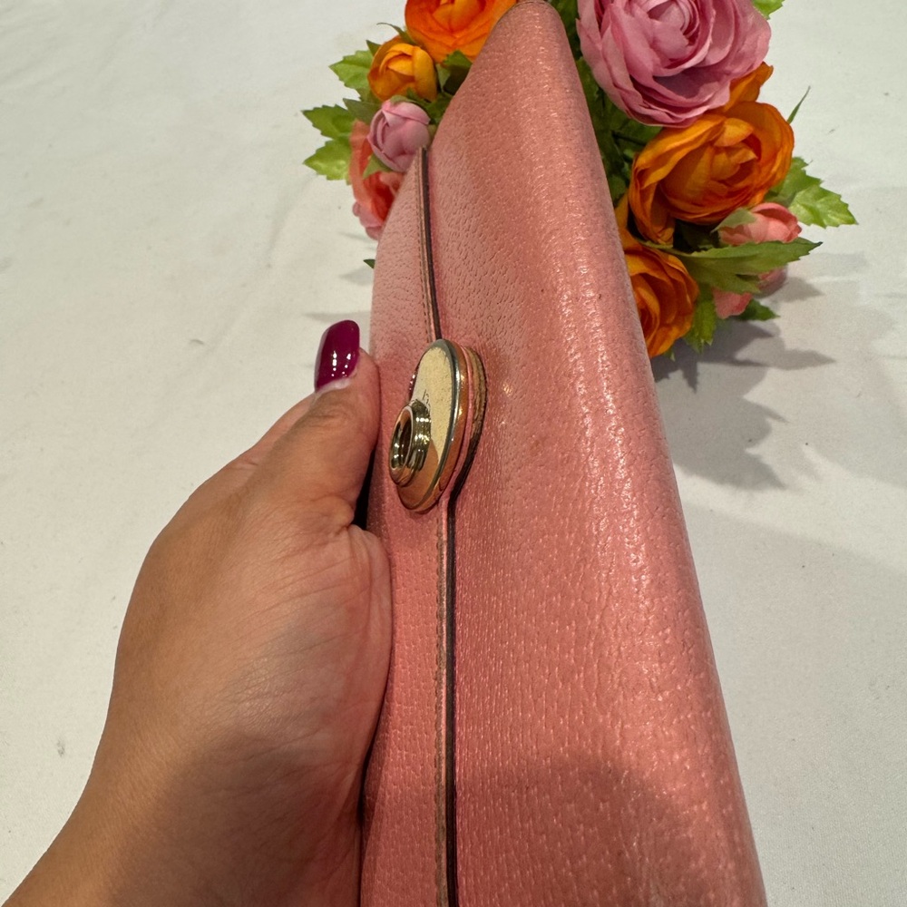 Authentic Gucci wallet - Picture 10 of 12